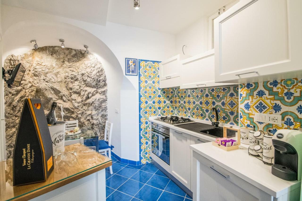 Suite Picasso Amalfi Exterior foto
