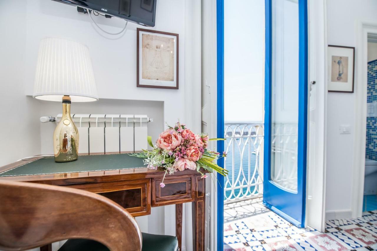 Suite Picasso Amalfi Exterior foto